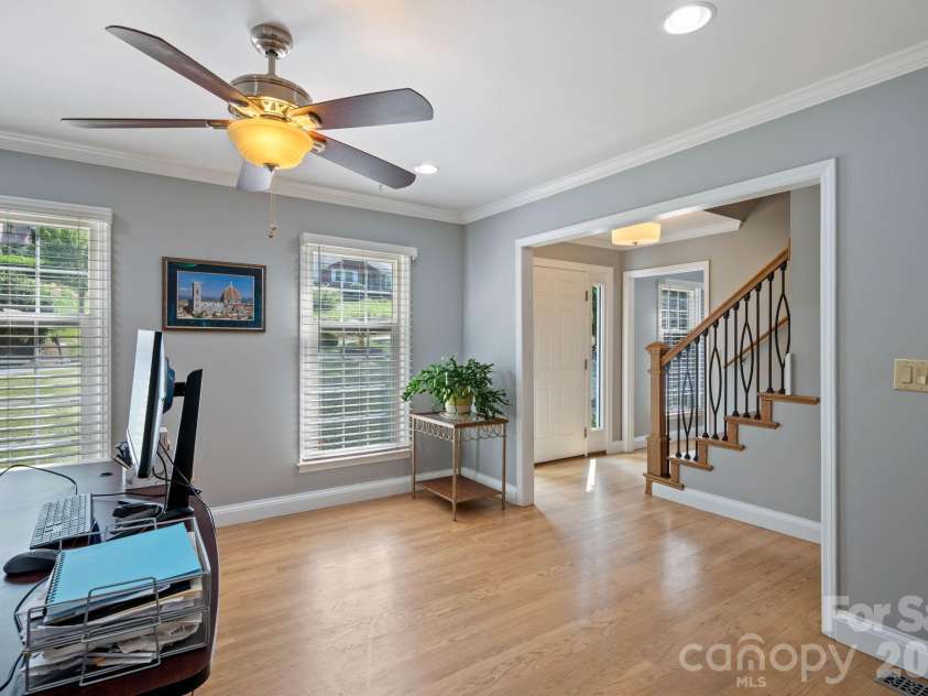200 35th Avenue, Hickory, NC 28601.  MLS# CAR4405471, YatesRealty ID 37858. 