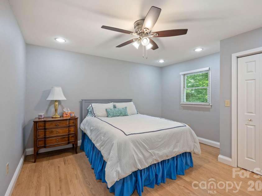 200 35th Avenue, Hickory, NC 28601.  MLS# CAR4405471, YatesRealty ID 37858. 