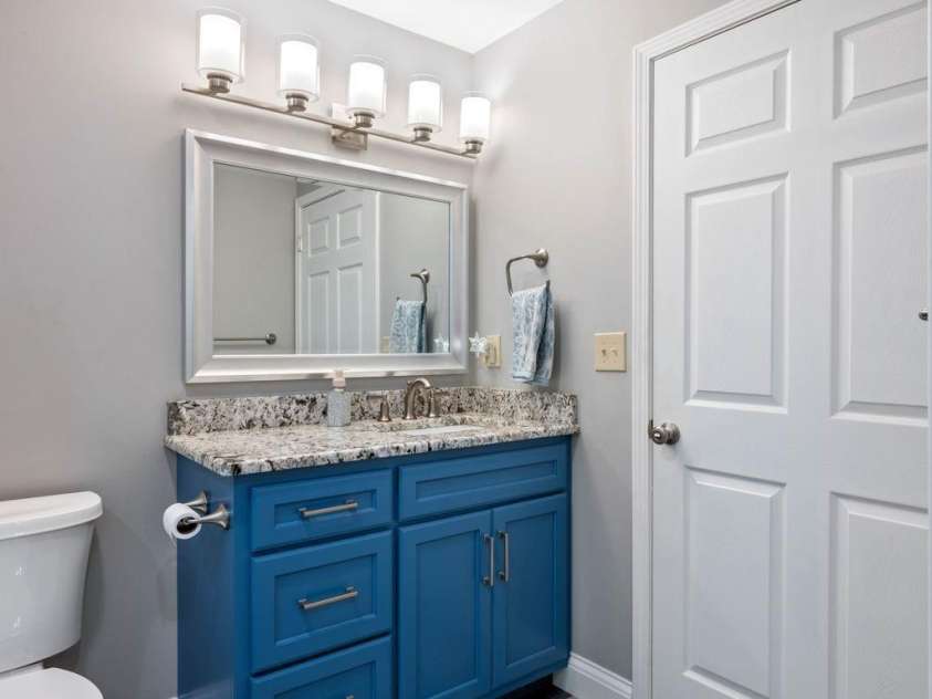 200 35th Avenue, Hickory, NC 28601.  MLS# CAR4405471, YatesRealty ID 37858. 