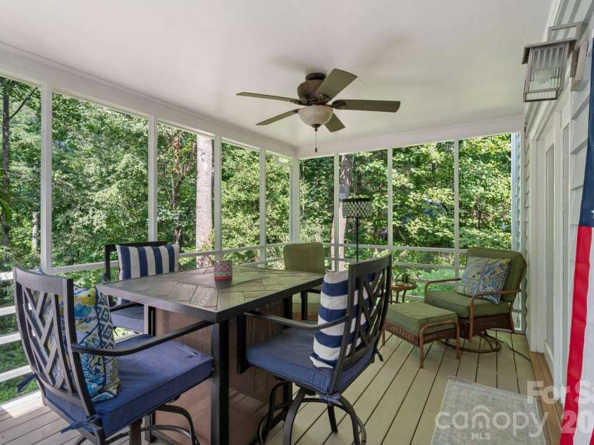200 35th Avenue, Hickory, NC 28601.  MLS# CAR4405471, YatesRealty ID 37858. 