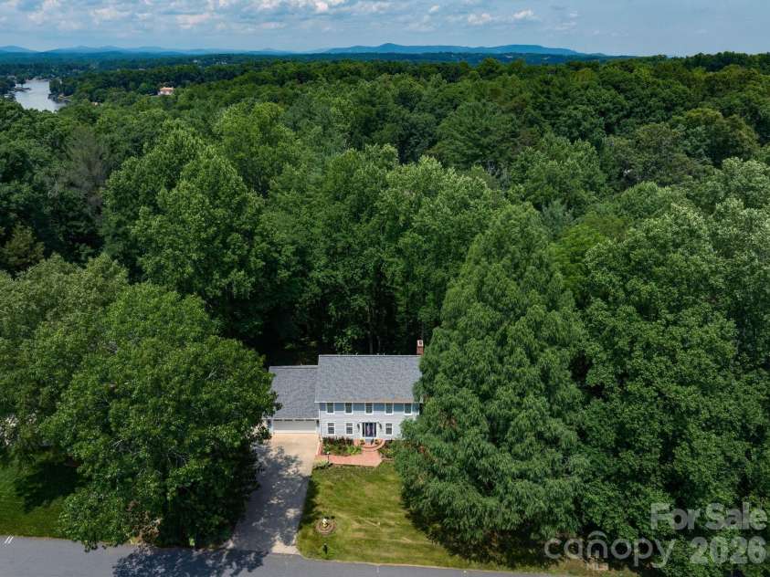 200 35th Avenue, Hickory, NC 28601.  MLS# CAR4405471, YatesRealty ID 37858. 