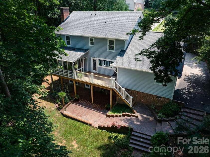 200 35th Avenue, Hickory, NC 28601.  MLS# CAR4405471, YatesRealty ID 37858. 