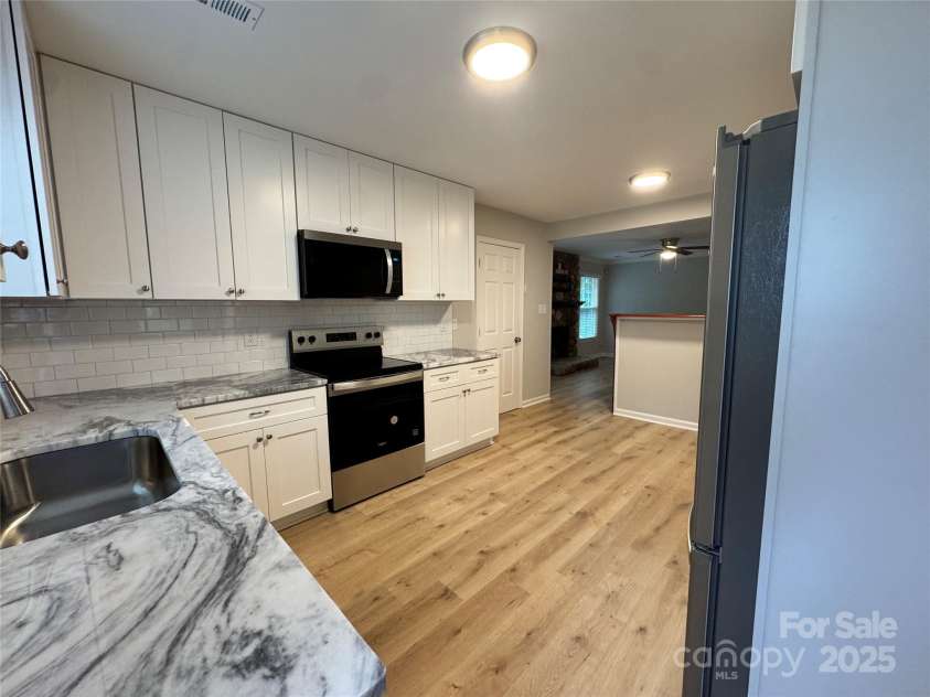 6314 Harrisburg Road, Charlotte, NC 28227.  MLS# CAR4330605, YatesRealty ID 3786. 