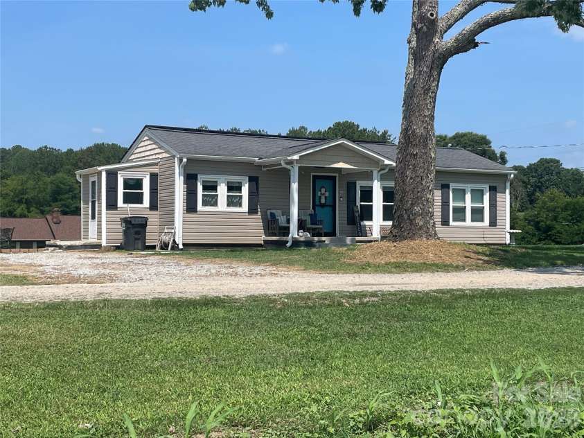 134 Patton Lane, Kannapolis, NC 28081.  MLS# CAR4405244, YatesRealty ID 37861. 