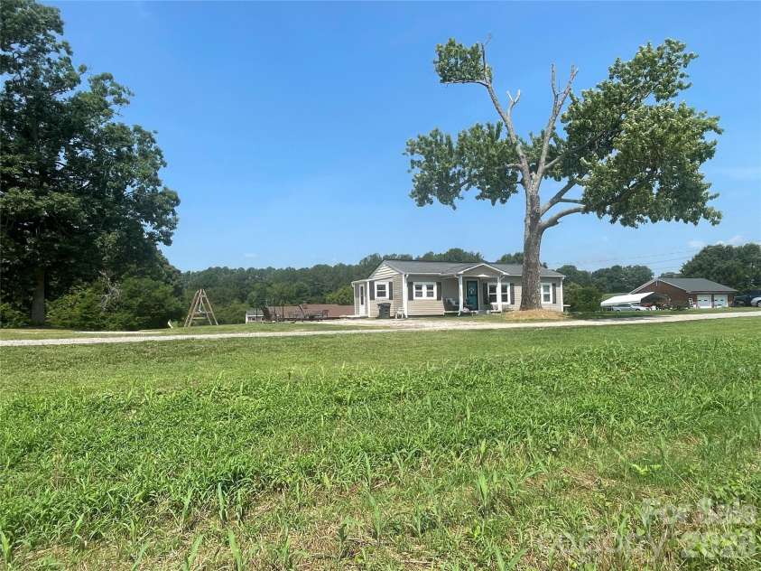 134 Patton Lane, Kannapolis, NC 28081.  MLS# CAR4405244, YatesRealty ID 37861. 