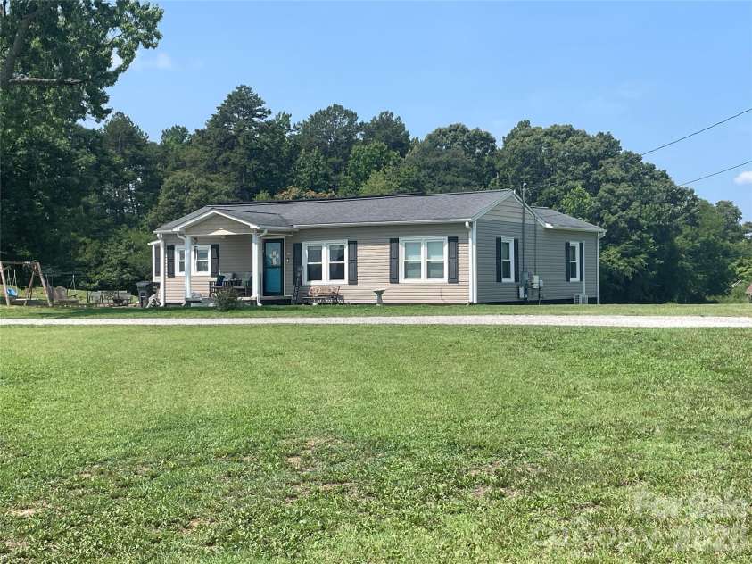 134 Patton Lane, Kannapolis, NC 28081.  MLS# CAR4405244, YatesRealty ID 37861. 