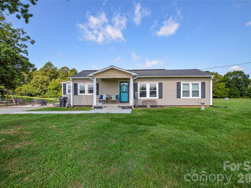 134 Patton Lane, Kannapolis, NC 28081.  MLS# CAR4405244, YatesRealty ID 37861. 
