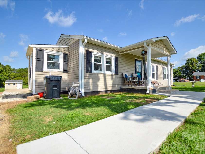 134 Patton Lane, Kannapolis, NC 28081.  MLS# CAR4405244, YatesRealty ID 37861. 