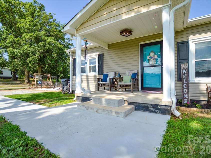 134 Patton Lane, Kannapolis, NC 28081.  MLS# CAR4405244, YatesRealty ID 37861. 