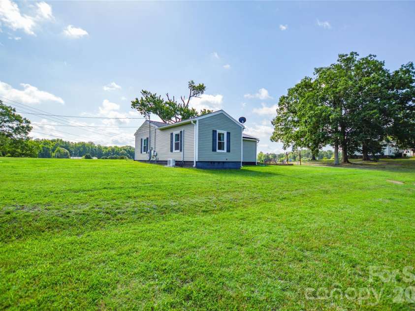 134 Patton Lane, Kannapolis, NC 28081.  MLS# CAR4405244, YatesRealty ID 37861. 