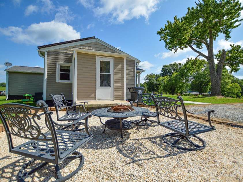 134 Patton Lane, Kannapolis, NC 28081.  MLS# CAR4405244, YatesRealty ID 37861. 
