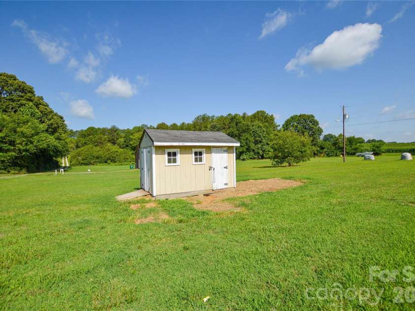 134 Patton Lane, Kannapolis, NC 28081.  MLS# CAR4405244, YatesRealty ID 37861. 