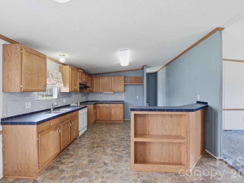 2299 Dellinger Drive, Newton, NC 28658.  MLS# CAR4403619, YatesRealty ID 37862. 