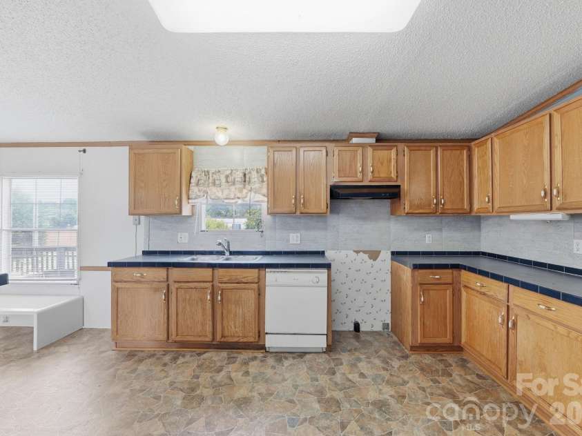 2299 Dellinger Drive, Newton, NC 28658.  MLS# CAR4403619, YatesRealty ID 37862. 