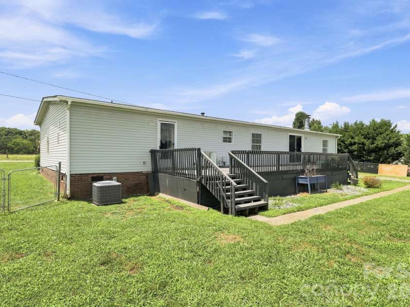 2299 Dellinger Drive, Newton, NC 28658.  MLS# CAR4403619, YatesRealty ID 37862. 