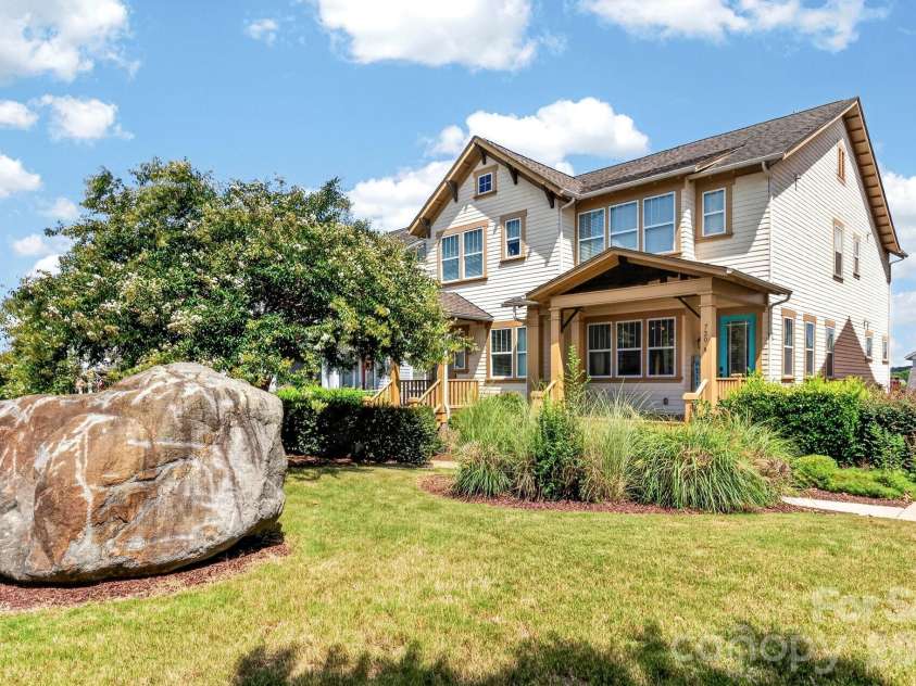 720 Waterscape Court, Rock Hill, SC 29730.  MLS# CAR4403764, YatesRealty ID 37863. 