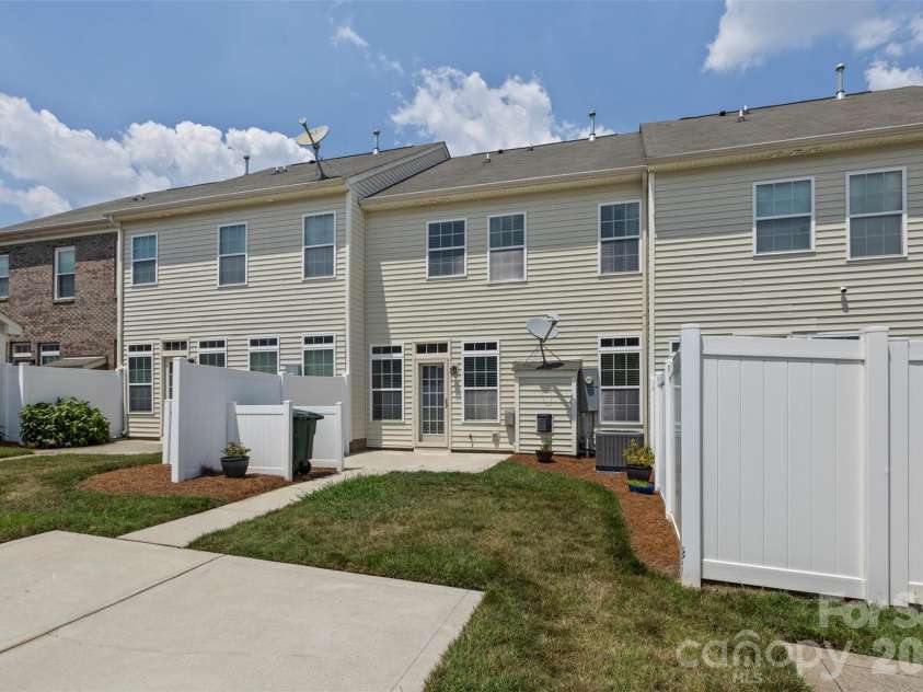 6904 Creft Circle, Indian Trail, NC 28079.  MLS# CAR4399346, YatesRealty ID 37865. 