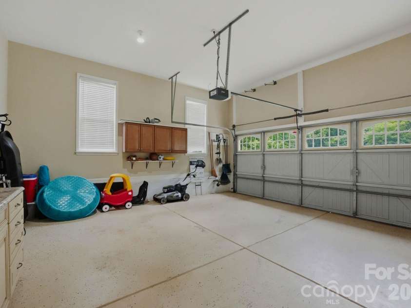 184 Herons Gate Drive, Mooresville, NC 28117.  MLS# CAR4389581, YatesRealty ID 37866. Garage