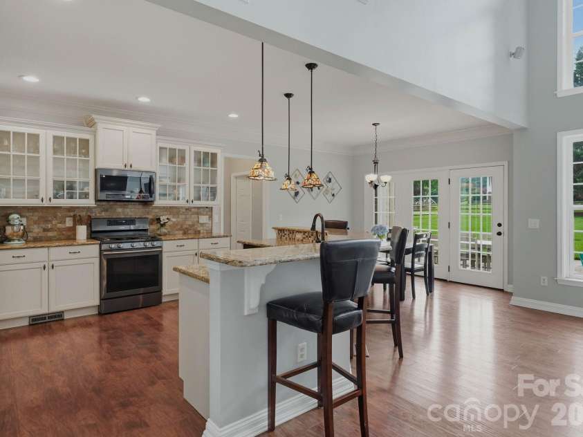 184 Herons Gate Drive, Mooresville, NC 28117.  MLS# CAR4389581, YatesRealty ID 37866. Kitchen