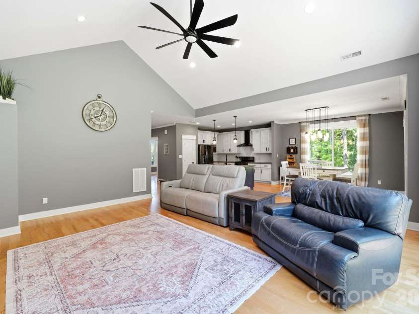 4072 Barbrick Street, Sherrills Ford, NC 28673.  MLS# CAR4402817, YatesRealty ID 37867. 