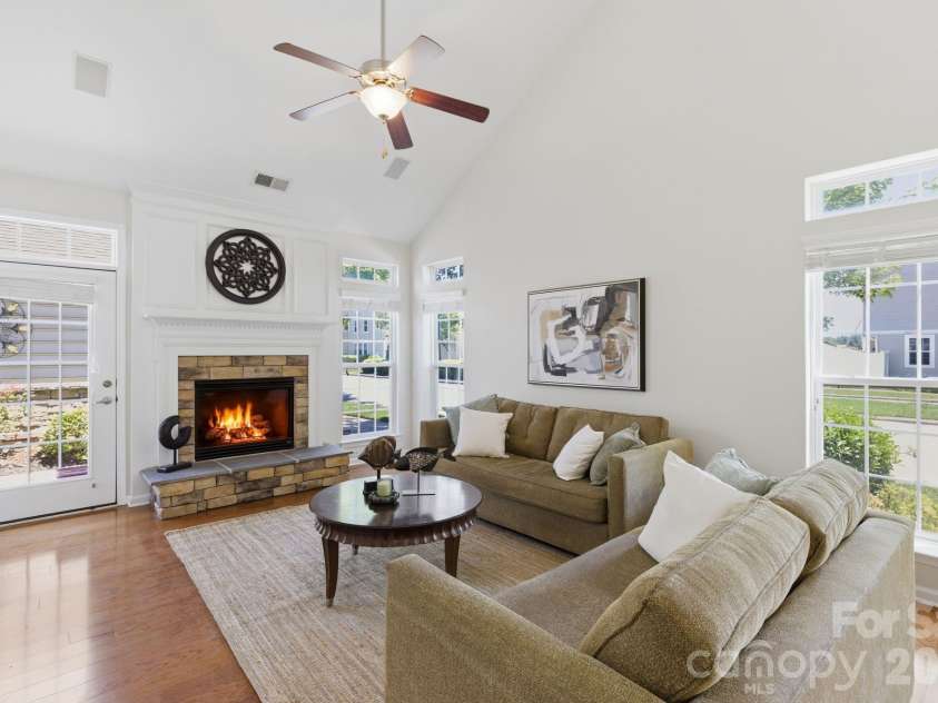8304 Viewpoint Lane, Cornelius, NC 28031.  MLS# CAR4390537, YatesRealty ID 37868. 