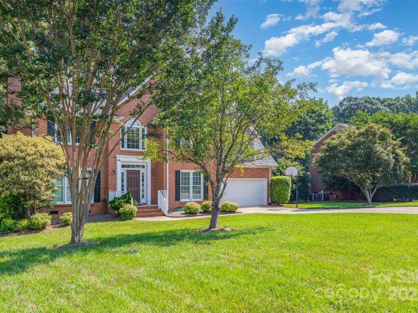 1630 Village Court, Gastonia, NC 28054.  MLS# CAR4277607, YatesRealty ID 3787. 