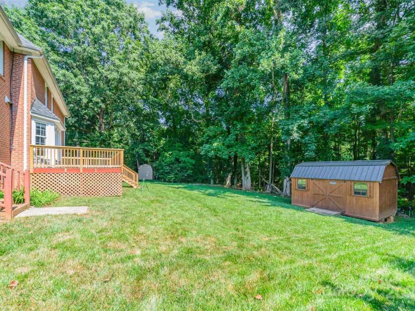 1630 Village Court, Gastonia, NC 28054.  MLS# CAR4277607, YatesRealty ID 3787. 