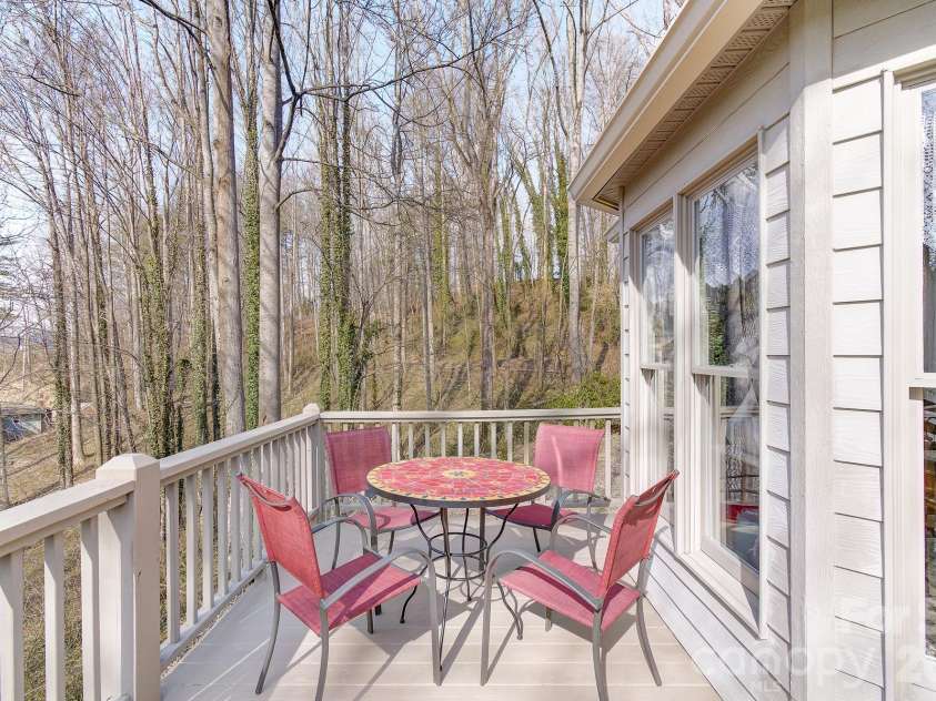 737 Woodbine Road, Waynesville, NC 28785.  MLS# CAR4352917, YatesRealty ID 3787. 