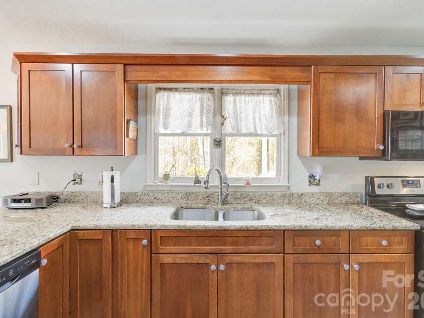 737 Woodbine Road, Waynesville, NC 28785.  MLS# CAR4352917, YatesRealty ID 3787. 