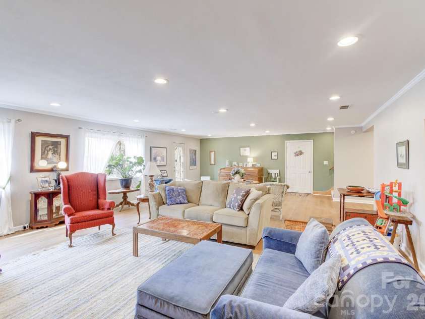 737 Woodbine Road, Waynesville, NC 28785.  MLS# CAR4352917, YatesRealty ID 3787. 