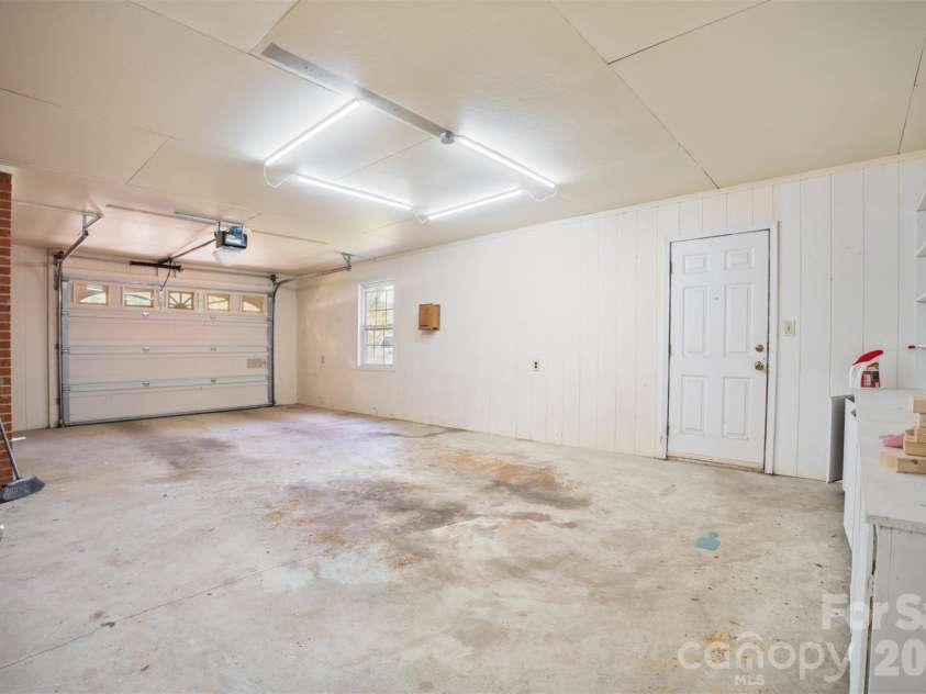218 Plantation Road, Lancaster, SC 29720.  MLS# CAR4398632, YatesRealty ID 37871. Attached 1 Car Garage