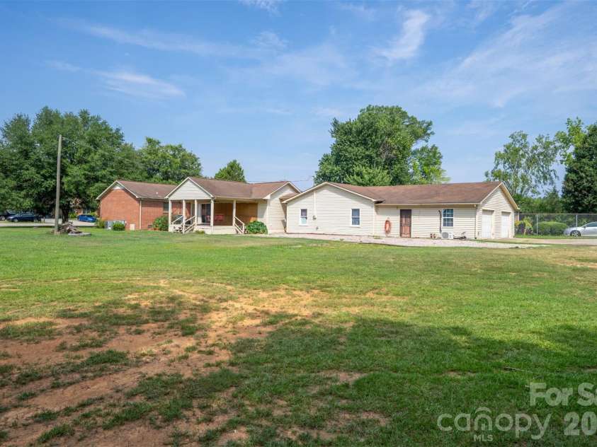 218 Plantation Road, Lancaster, SC 29720.  MLS# CAR4398632, YatesRealty ID 37871. Back