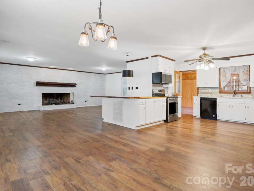218 Plantation Road, Lancaster, SC 29720.  MLS# CAR4398632, YatesRealty ID 37871. Great Room & Kitchen