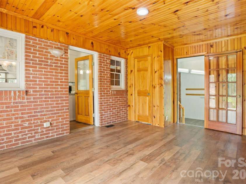 218 Plantation Road, Lancaster, SC 29720.  MLS# CAR4398632, YatesRealty ID 37871. Office