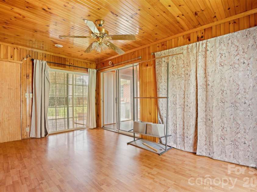 218 Plantation Road, Lancaster, SC 29720.  MLS# CAR4398632, YatesRealty ID 37871. Sunroom