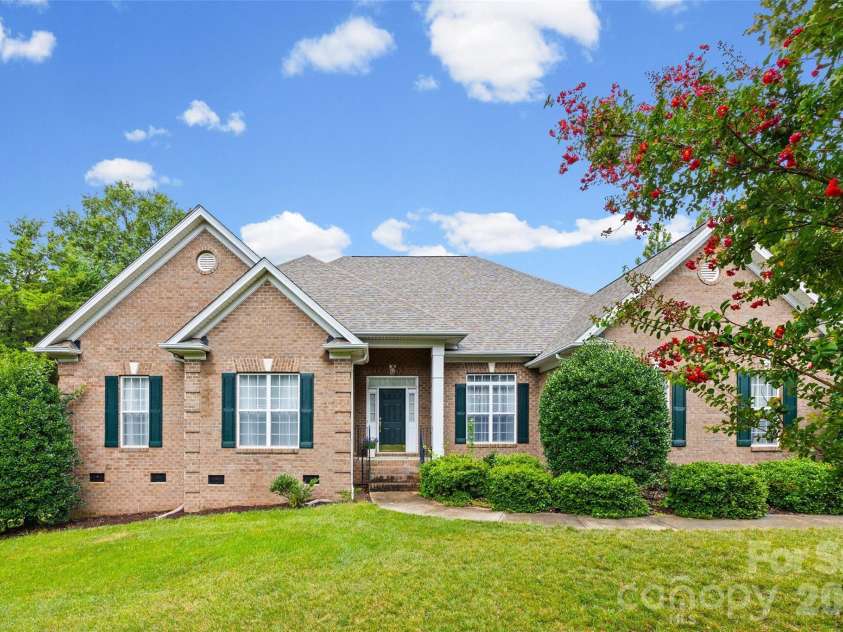 8809 Nellie Lane, Waxhaw, NC 28173.  MLS# CAR4400639, YatesRealty ID 37873. 