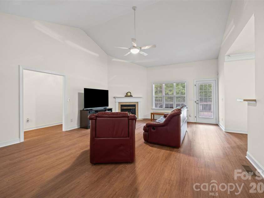 8809 Nellie Lane, Waxhaw, NC 28173.  MLS# CAR4400639, YatesRealty ID 37873. 