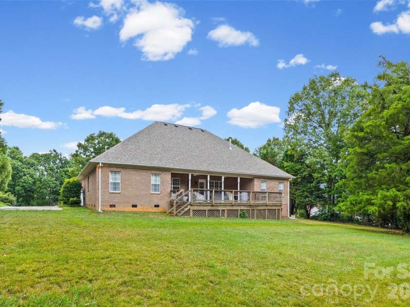 8809 Nellie Lane, Waxhaw, NC 28173.  MLS# CAR4400639, YatesRealty ID 37873. 
