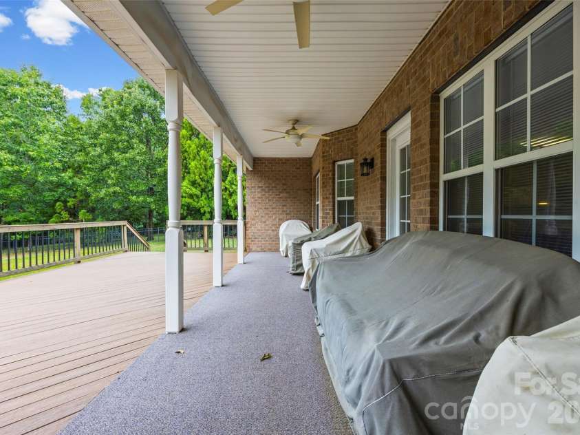 8809 Nellie Lane, Waxhaw, NC 28173.  MLS# CAR4400639, YatesRealty ID 37873. 