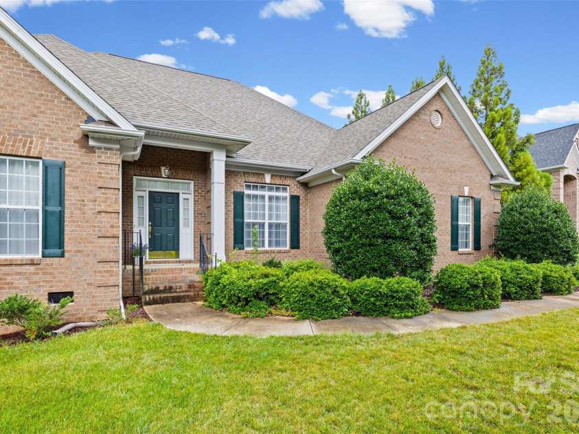 8809 Nellie Lane, Waxhaw, NC 28173.  MLS# CAR4400639, YatesRealty ID 37873. 