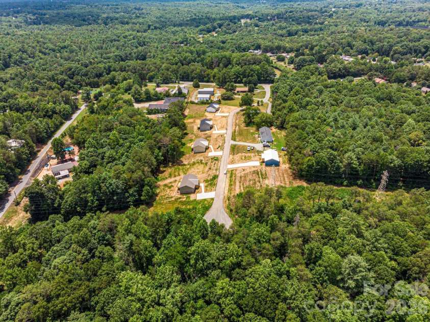 2059 Bailey Drive, Hickory, NC 28601.  MLS# CAR4400109, YatesRealty ID 37874. 