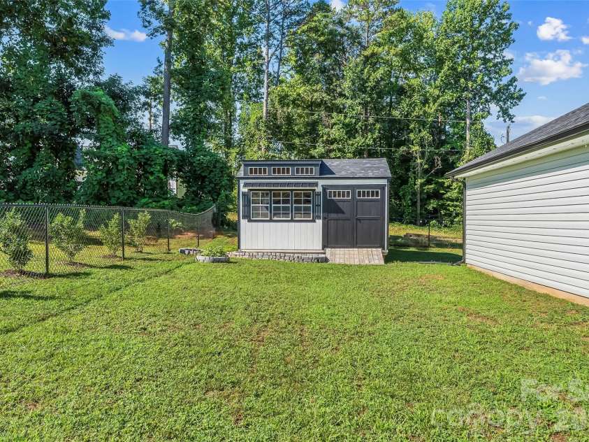 3155 Riber Lane, Claremont, NC 28610.  MLS# CAR4402206, YatesRealty ID 37879. 