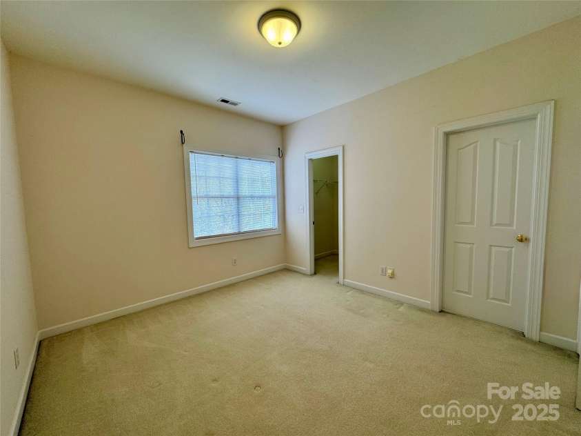 6316 Glengarrie Lane, Huntersville, NC 28078.  MLS# CAR4247118, YatesRealty ID 3788. Bedroom 4 connects to hall bath