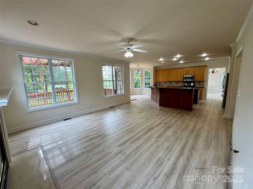 6316 Glengarrie Lane, Huntersville, NC 28078.  MLS# CAR4247118, YatesRealty ID 3788. Family room 