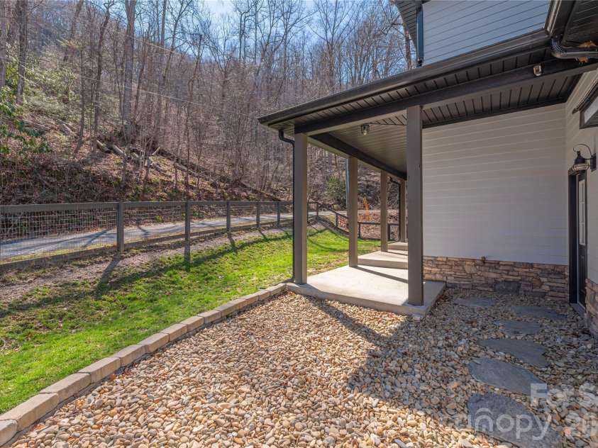 650 Dogwood Drive, Maggie Valley, NC 28751.  MLS# CAR4352600, YatesRealty ID 3788. 