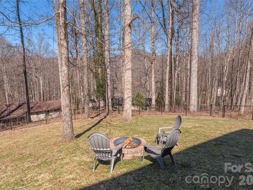 650 Dogwood Drive, Maggie Valley, NC 28751.  MLS# CAR4352600, YatesRealty ID 3788. 
