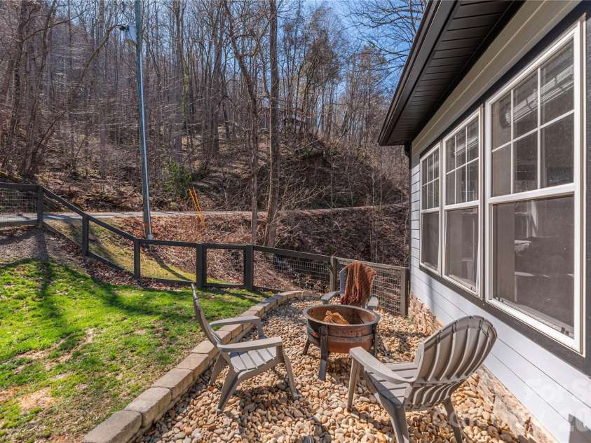 650 Dogwood Drive, Maggie Valley, NC 28751.  MLS# CAR4352600, YatesRealty ID 3788. 