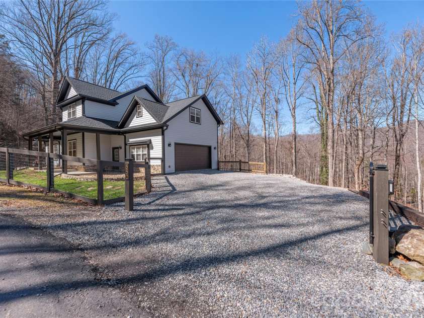 650 Dogwood Drive, Maggie Valley, NC 28751.  MLS# CAR4352600, YatesRealty ID 3788. 
