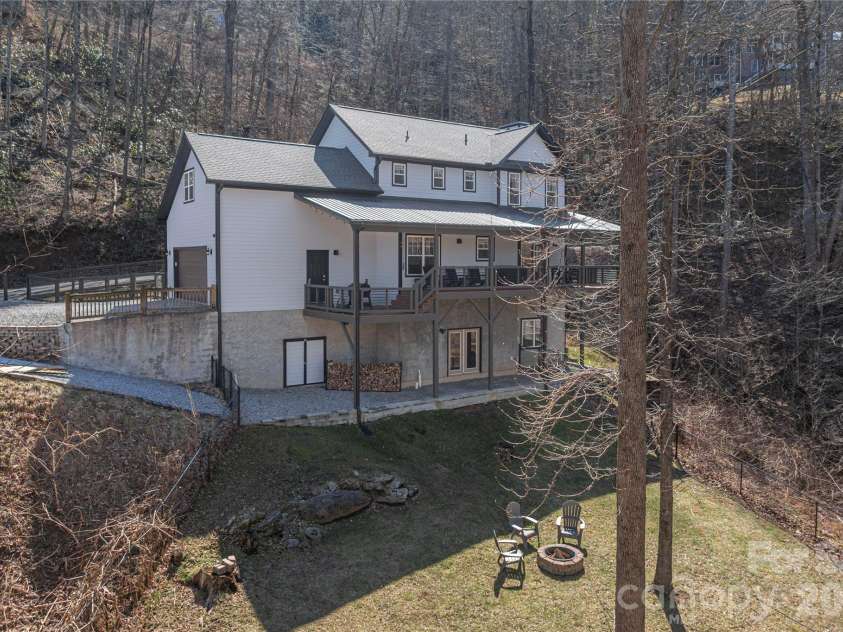 650 Dogwood Drive, Maggie Valley, NC 28751.  MLS# CAR4352600, YatesRealty ID 3788. 