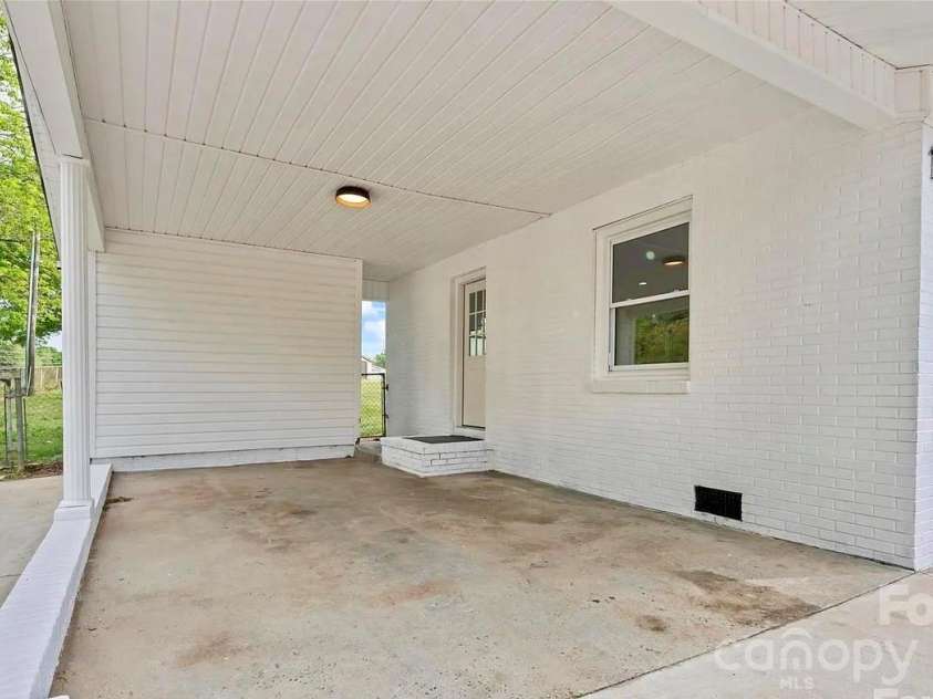 1341 Hopewell Road, Rock Hill, SC 29730.  MLS# CAR4399121, YatesRealty ID 37880. 